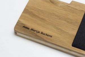 Lasergravur auf dem Holz